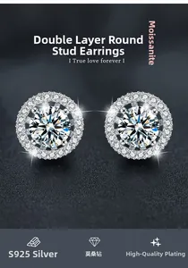 Gros plan de boucles d'oreilles en argent S925 avec moissanite et placage de haute qualité
