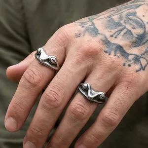 Vintage silver frog ring for men and women featuring a detailed prince frog head design