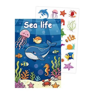 Détail du livre d'autocollants cartoon vie marine avec baleines et méduses pour enfants