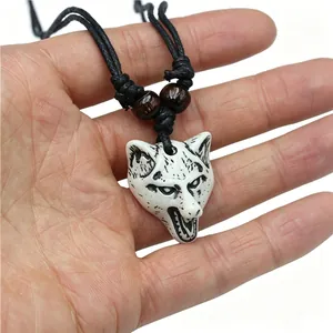 Collier pendentif tête de loup en résine, imitation sculpture sur os, style street