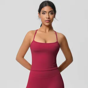 Detail of burgundy sports camisole with thin straps and square neckline for yoga