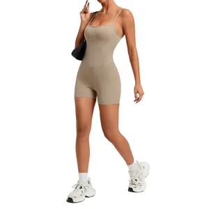 Combinaison de yoga kaki dos nu avec bretelles réglables et coupe ajustée amincissante