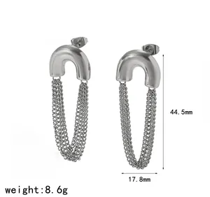Quastenkette Ohrringe aus Edelstahl mit Maßen 44,5 mm x 17,8 mm und Gewicht von 8,6 g.