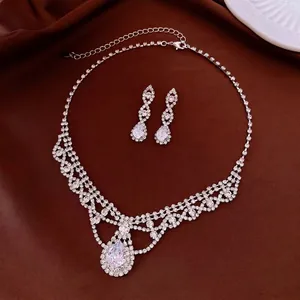 Elegantes Silberschmuck-Set mit Tropfen-Zirkonia-Halskette und exquisiten Spitzen-Ohrringen