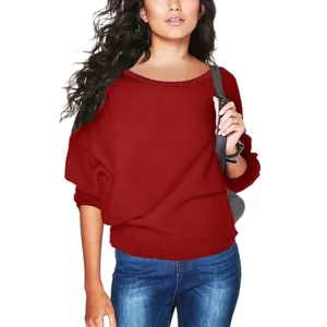 Pull femme bordeaux à manches chauve-souris et col rond avec une coupe décontractée chic
