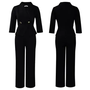 Vues avant et arrière d'un élégant tailleur noir pour femme avec blazer et pantalon droit