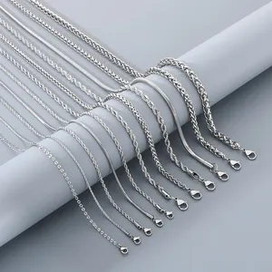 Silberne Edelstahl-Halsketten Kollektion in Schlangen- und Weizenketten-Designs für Damen