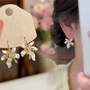 Luxury Enamel Flower Ear Clips For Women Gold Plated White Floral Earrings With Zirconia Silver Earring Post Niche Design Jewelry