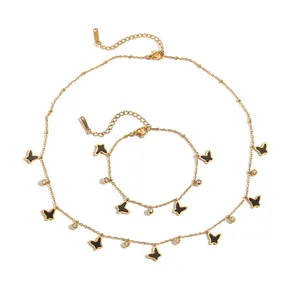Elegante set di gioielli a farfalla in acciaio al titanio dorato con collana e bracciale