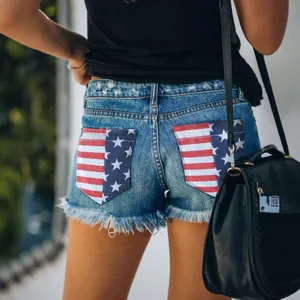 Short en jean pour femme avec imprimé drapeau américain et bords effilochés