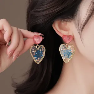 Dopamine Vacation Style Heart Resin Earrings With Dried Flower And Artificial Pearl Exaggerated Elegant Stud Earrings