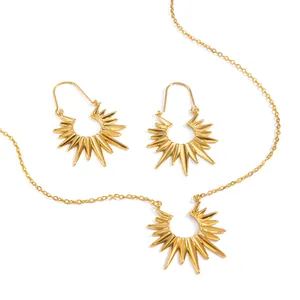 Fashionable gold stainless steel sunflower jewelry set with radiant pendant and earrings