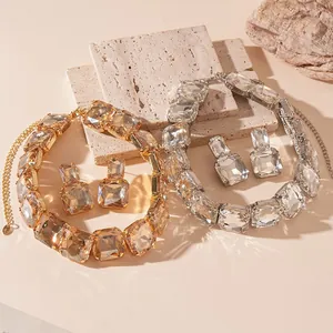 Set di gioielli di lusso da 2 pezzi con orecchini e collana in cristallo quadrato in oro e argento