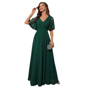 Robe de soirée élégante en mousseline vert foncé avec col en V et manches cloches en dentelle
