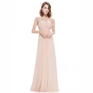 Eleganteres Abendkleid aus aprikosenfarbener Spitze und Chiffon mit Flügelärmeln und hoher Taille