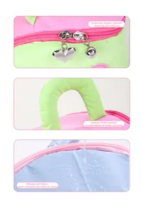 Détails du sac maison imperméable avec poignée rembourrée et fermetures éclair coeur