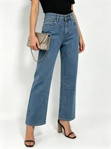 Klassische High-Waist Damenjeans mit geradem Bein in Vintage-Blau-Waschung und Five-Pocket-Stil