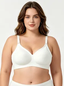 Dettaglio del reggiseno bianco senza cuciture taglie forti con spalline larghe e sostegno