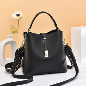 Borsa a Secchiello da Donna in Pelle PU con Motivo Litchi Grande Capacità Moda Tracolla con Ampio Cinturino Jacquard Hardware Oro