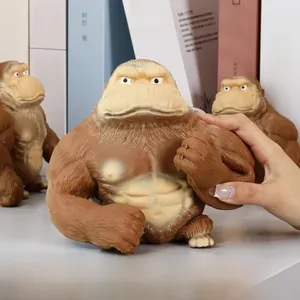 Giocattolo antistress gorilla marrone con consistenza morbida e dettagli muscolosi