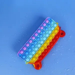 Astuccio arcobaleno in silicone impermeabile con bolle push pop antistress