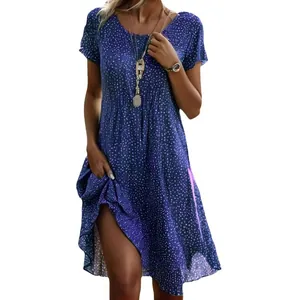 Robe trapèze violet foncé à manches courtes avec pois blancs et col rond classique