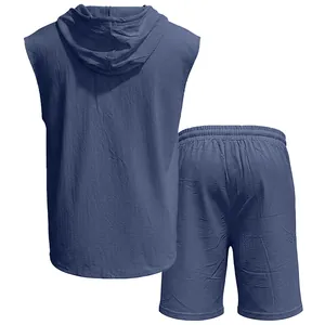 Dettaglio del set coordinato in lino blu navy con felpa senza maniche e pantaloncini