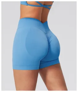 Détail du short de yoga bleu électrique sans couture avec effet push-up sculptant