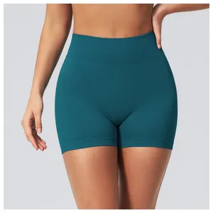 Gros plan détaillé de la taille haute côtelée sans couture du short de yoga bleu sarcelle