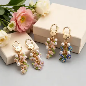 Sweet Colorful Artificial Pearl Flower String Keychain For Women Zinc Alloy Floral Purse Charm Bag Pendant Pink Purple Blue Jewelry Gift