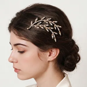 Vintage Luxury Alloy Rhinestone Leaf Bridal Hair Comb For Women Wedding Party Birthday Elegant Green Red Crystal Headpiece