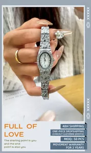 Dettaglio orologio donna GEDI ovale al quarzo con ghiera di strass e cinturino satinato