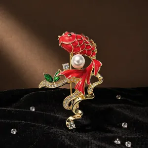 Broche Poisson Koi Style Chinois Vintage Pour Femme Alliage Émail Rouge Plaqué Or Avec Künstliche Perle D'imitation Strass Bijou