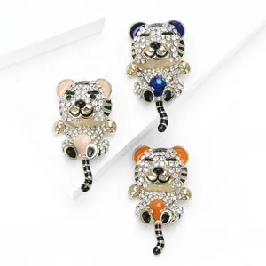 Broches tigre de mode avec cristaux étincelants et émail en trois couleurs variées