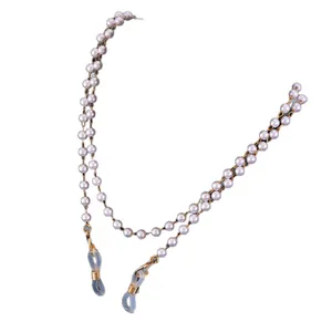 Elegant pearl lanyard with gold chain for face masks or glasses, non-slip versatile strap