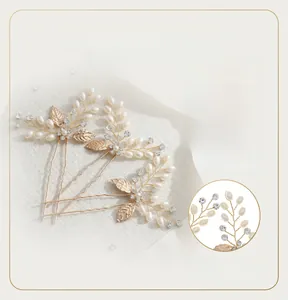 Détail de lot de 3 épingles à cheveux mariée avec feuilles dorées et perles