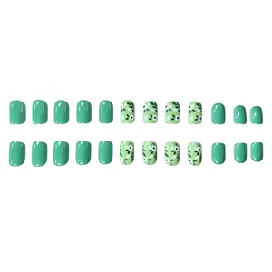 Set da 24 unghie finte floreali verde scuro e chiaro, forma quadrata ovale corta