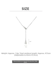 Detailed size chart for the cross pendant necklace showing adjustable chain length and weight