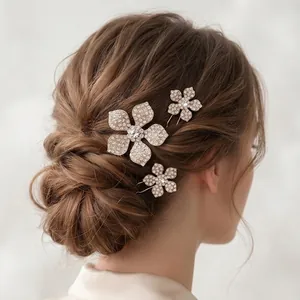 Elegante Legierung Strass Blume Haarnadeln Goldton Welle U-förmige Haarstäbe Schmuck Zubehör Für Damen Hochzeit Party