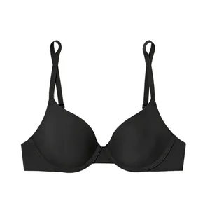 Detailansicht des glatten schwarzen Push-up-BH-Stoffs mit stützender Bügelstruktur