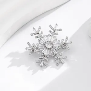 Elegant Copper Cubic Zirconia Snowflake Brooch Pin For Women Wedding Banquet Party Vintage Luxury Apparel Accessories