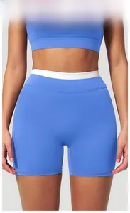 Short de yoga bleu ciel à taille haute avec ceinture contrastée blanche pour le sport