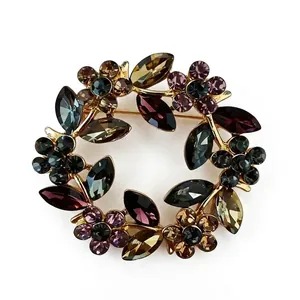 Elegant Wreath Flower Brooch For Women Alloy Rhinestone Crystal Lapel Pin Vintage Fashion Wedding Banquet Accessories Gift