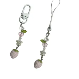 Bijoux de téléphone avec perles fraise et cœur en résine rose de style kawaii