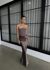 Haut corset bustier en satin mocha élégant avec jupe longue sirène assortie