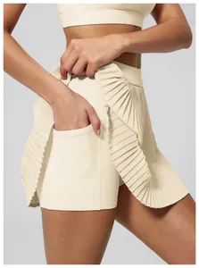 Detailansicht des Sportrockes mit integrierter Shorts und praktischer Seitentasche