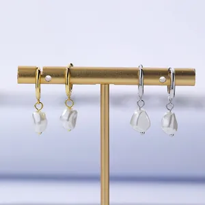 Eleganti orecchini a cerchio in argento s925 con perle barocche in oro e argento
