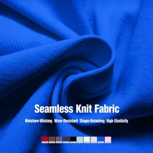 Gros plan du tissu bleu roi des shorts de yoga sans couture avec texture alvéolée