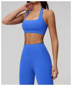 Détail du soutien-gorge de yoga dos nu extensible et legging taille haute bleu royal