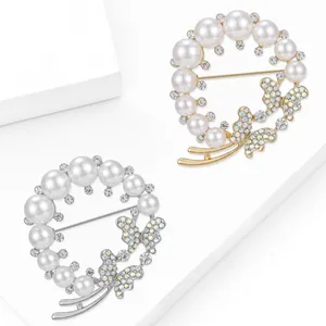 Broches couronne de perles avec papillons en strass colorés, finitions or et argent